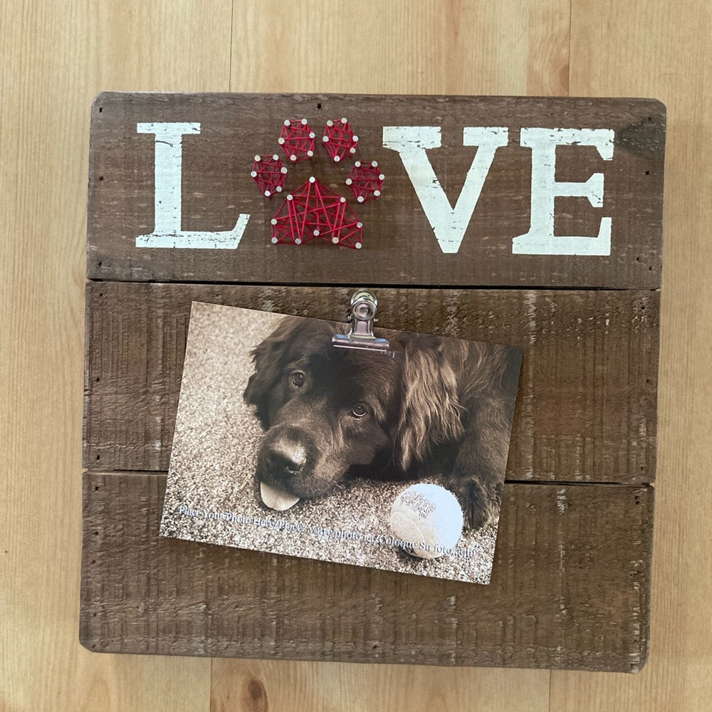Wooden “Love” Paw Dog Cat Pet String Art Clip Photo Picture Frame - NEW
